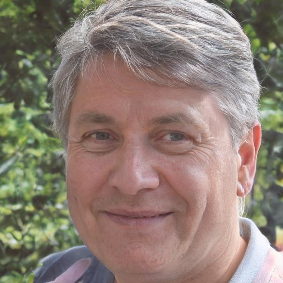 Portrait of Damien Voclain, Lead Instructor specializing in text analysis methodology